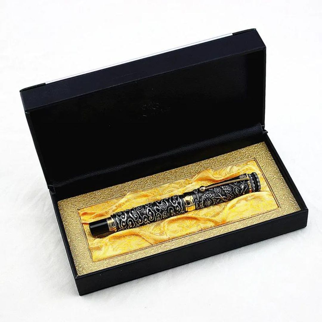 Caneta Rollerball Escultura em Relevo: Elegância e Precisão Caneta Gel de Alta Qualidade com Design Refinado Detalhes Precisos e Escrita Suave com Caneta Rollerball Sofisticação em Cada Traço: Caneta Rollerball de Metal Durabilidade e Estilo em Uma Só Caneta, Caneta rollerball de escultura em relevo Caneta gel de 0,7 mm Caneta de metal durável Caneta de escrita suave Caneta de alta qualidade para escritório