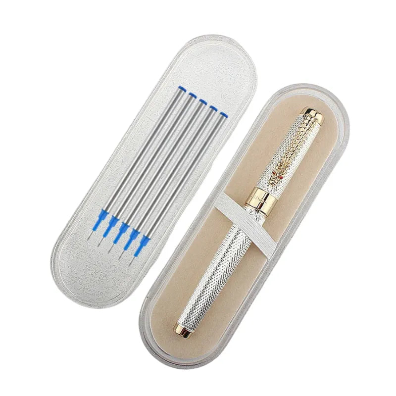 Caneta de luxo
Caneta de gel de secagem rápida
Caneta esferográfica premium
Ferramentas de escrita para escritório
Caneta para presentes corporativos
Caneta de escrita suave
Caneta esferográfica metálica
Caneta de precisão 0,7mm
Acessório de escrita elegante
Caneta para assinaturas profissionais Caneta Esferográfica de Luxo 0,7mm feita em metal premium. A caneta possui uma ponta de 0,7 mm para traços precisos e usa tinta de gel que seca rapidamente, evitando borrões. Ideal para profissionais que buscam sofi
