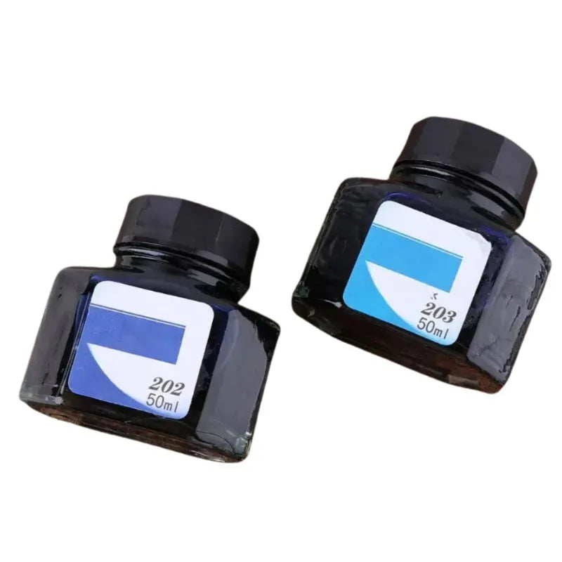 Tinta para Recarga Engarrafada 50ml: Qualidade para uma Escrita Impecável
Escrita Suave e Cores Vibrantes com Tinta de Caneta-Tinteiro
Frasco de Vidro Elegante e Funcional para Tinta de Recarga
Mantenha a Fluidez na Sua Escrita com Nossa Tinta de 50ml
Tinta de Alta Qualidade para Caneta-Tinteiro: Cores Intensas e Duradouras Tinta de caneta-tinteiro
Tinta para recarga de 50ml
Tinta de escrita suave
Frasco de vidro para tinta
Tinta para canetas com cores vibrantes