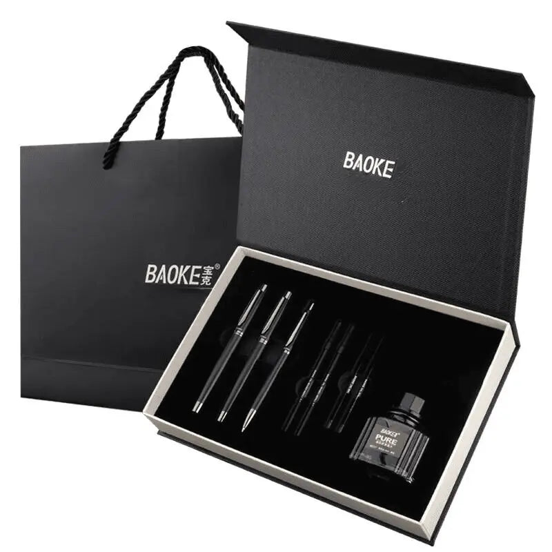 Surpreenda com estilo e elegância com nosso Kit Presente Canetas e Tinta. Este conjunto premium de canetas-tinteiro é perfeito para profissionais que valorizam uma experiência de escrita refinada e sofisticada. Adicione um toque de classe ao seu escritório ou presenteie alguém especial com o Kit Presente Canetas e Tinta.