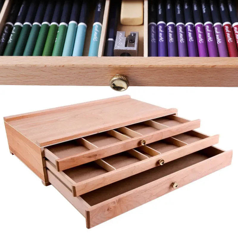 Caixa de armazenamento de madeira para pintura com três gavetas organizadoras.
Cavalete portátil para esboço com estrutura compacta e prática.