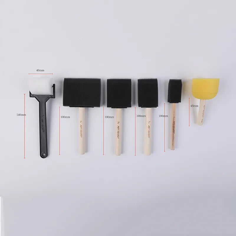 Conjunto de pincéis de esponja com cabos de madeira e formatos variados.
Pincéis de espuma plana, redonda e em rolo para pintura e artesanato.