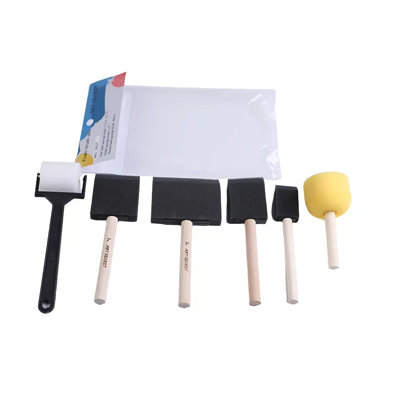 Conjunto de pincéis de esponja com cabos de madeira e formatos variados.
Pincéis de espuma plana, redonda e em rolo para pintura e artesanato.