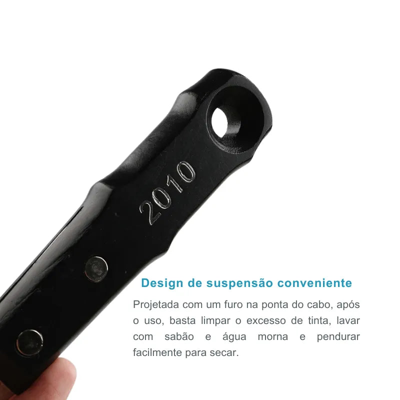 Espátula de pintura a óleo com lâmina de aço inoxidável e cabo de madeira.
Ferramenta artística para texturizar e misturar tintas em diferentes formatos.