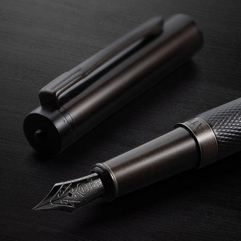 Caneta-Tinteiro de Alta Qualidade e Luxo Caneta de Metal com Ponta de 0,5 mm Caneta-Tinteiro com Tinta Grátis Elegância e Conforto na Escrita Caneta-Tinteiro Sofisticada para Profissionais, Caneta tinteiro de luxo Caneta de metal para escrita Caneta tinteiro com ponta de 0,5 mm Caneta com tinta grátis Caneta tinteiro para profissionais