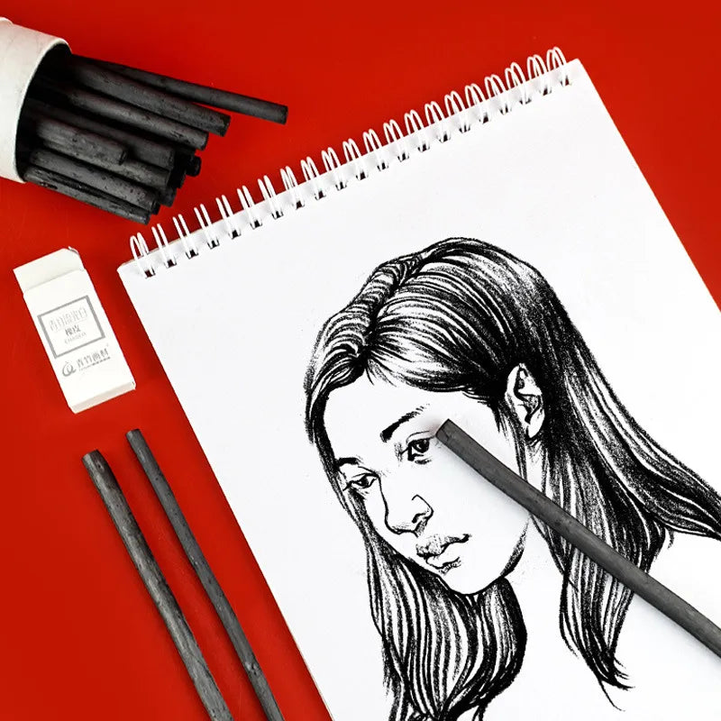 Conjunto de bastões de carvão profissionais para desenho e esboço com 25 unidades.
Bastões de carvão em diferentes diâmetros para efeitos variados e textura realista em artes.