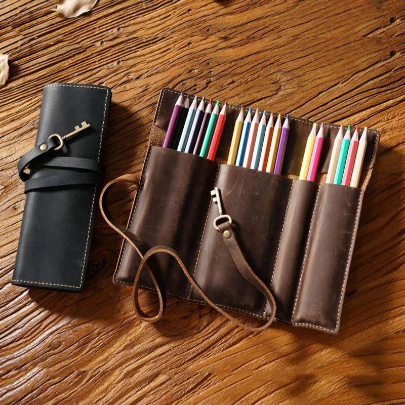 Saco em Couro para Canetas: Elegância e Funcionalidade Bolsa para Canetas de Couro: Proteção e Estilo Armazenamento Seguro e Sofisticado para Suas Canetas Saco em Couro com Design Moderno e Prático Elegância e Praticidade para Seu Dia a Dia, Saco de couro para canetas Bolsa para canetas de couro Armazenamento de canetas elegante Porta-canetas de couro Acessório para canetas de couro