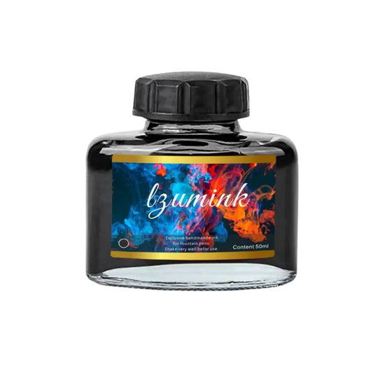 Frasco de Tinta Tinteiro Premium 50ml, perfeito para recarga de canetas-tinteiro. Demonstração da Tinta Tinteiro em uso, destacando a fluidez e a cor rica. Detalhe da textura e da qualidade da Tinta Tinteiro Premium. Processo de recarga de uma caneta-tinteiro com a Tinta Tinteiro Premium, mostrando facilidade e eficiência.