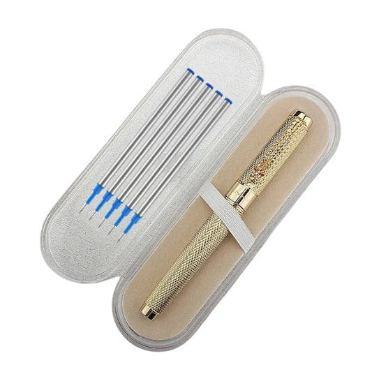 Caneta de luxo
Caneta de gel de secagem rápida
Caneta esferográfica premium
Ferramentas de escrita para escritório
Caneta para presentes corporativos
Caneta de escrita suave
Caneta esferográfica metálica
Caneta de precisão 0,7mm
Acessório de escrita elegante
Caneta para assinaturas profissionais Caneta Esferográfica de Luxo 0,7mm feita em metal premium. A caneta possui uma ponta de 0,7 mm para traços precisos e usa tinta de gel que seca rapidamente, evitando borrões. Ideal para profissionais que buscam sofi