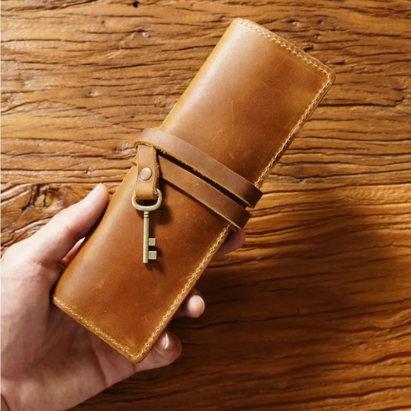Saco em Couro para Canetas: Elegância e Funcionalidade Bolsa para Canetas de Couro: Proteção e Estilo Armazenamento Seguro e Sofisticado para Suas Canetas Saco em Couro com Design Moderno e Prático Elegância e Praticidade para Seu Dia a Dia, Saco de couro para canetas Bolsa para canetas de couro Armazenamento de canetas elegante Porta-canetas de couro Acessório para canetas de couro