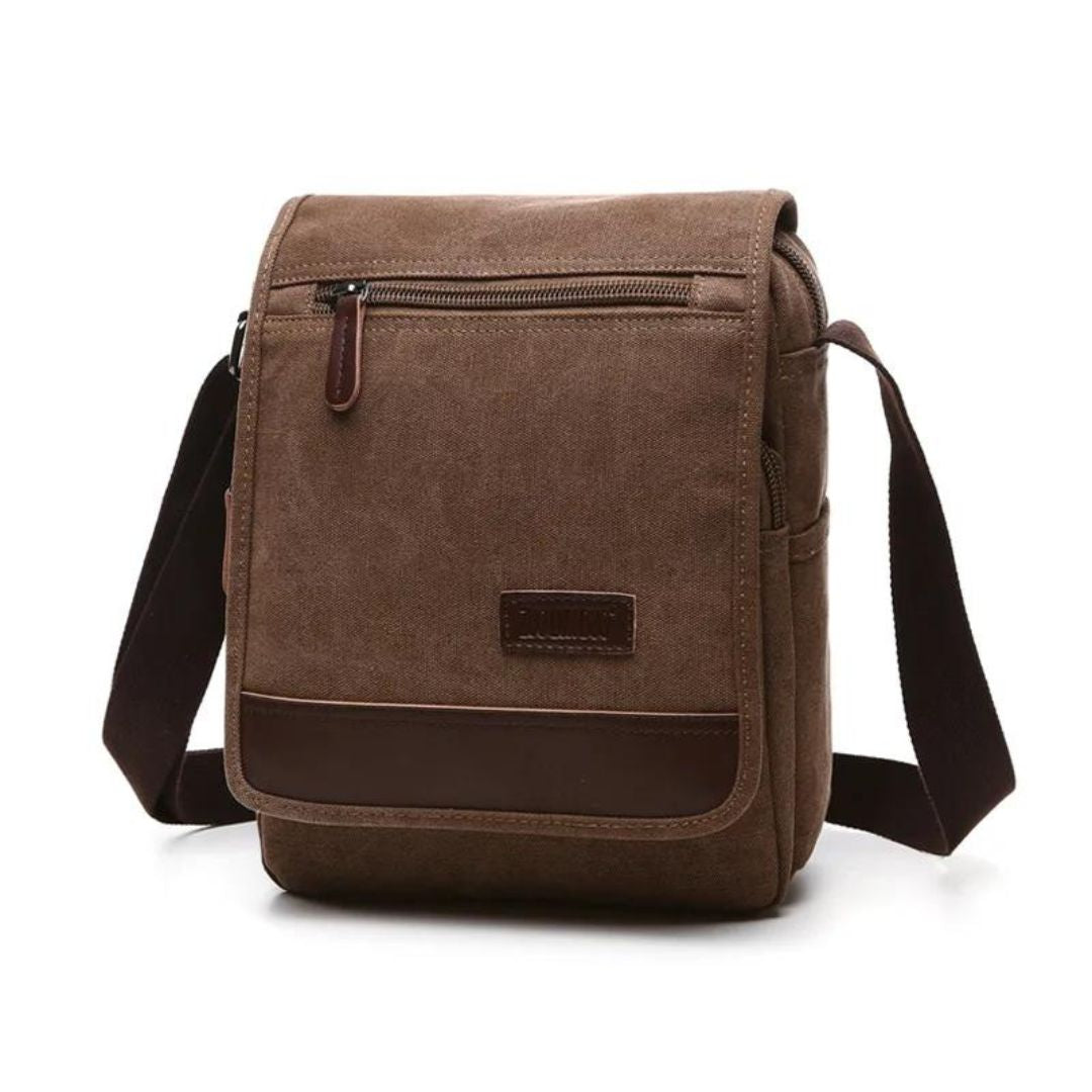 Bolsa Casual Masculina possui especificações que incluem bolso interno com zíper feito com forro de poliéster e material principal Oxford. Disponível nos tamanhos pequeno, médio e grande, a bolsa pode guardar sua carteira, iPad, celular, chaves e muito mais. Use-a confortavelmente como ombro ou bolsa e carregue seus itens essenciais com facilidade.