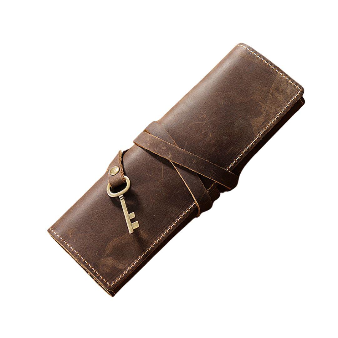 Saco em Couro para Canetas: Elegância e Funcionalidade Bolsa para Canetas de Couro: Proteção e Estilo Armazenamento Seguro e Sofisticado para Suas Canetas Saco em Couro com Design Moderno e Prático Elegância e Praticidade para Seu Dia a Dia, Saco de couro para canetas Bolsa para canetas de couro Armazenamento de canetas elegante Porta-canetas de couro Acessório para canetas de couro