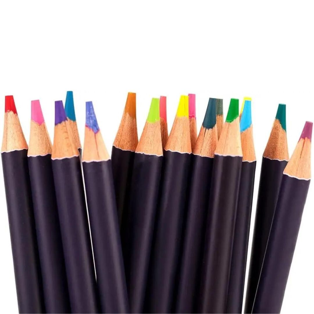 Conjunto de Lápis de Aquarela Profissional Solúvel em Água, destacando a variedade de cores. Lápis de aquarela sendo usados em papel, mostrando a transição da cor seca para os efeitos de aquarela. Detalhe da ponta do lápis de aquarela 3B, ilustrando a intensidade da cor e a suavidade do traço. Obra de arte criada com os lápis de aquarela, exibindo a riqueza e a versatilidade das cores.