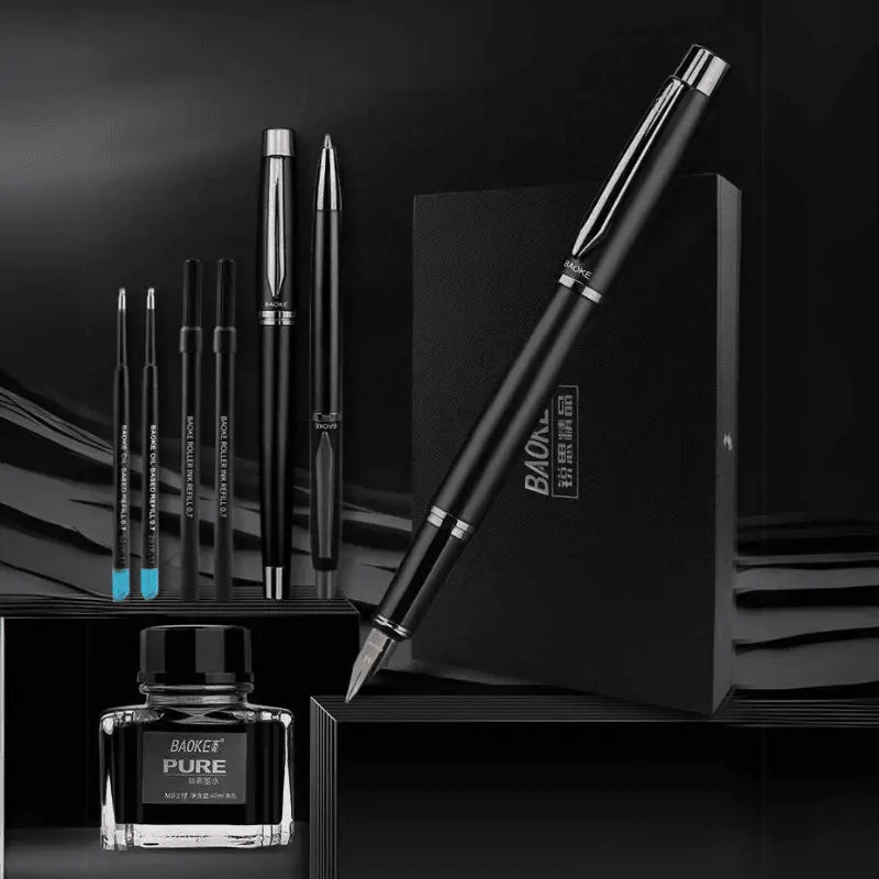 Surpreenda com estilo e elegância com nosso Kit Presente Canetas e Tinta. Este conjunto premium de canetas-tinteiro é perfeito para profissionais que valorizam uma experiência de escrita refinada e sofisticada.  Adicione um toque de classe ao seu escritório ou presenteie alguém especial com o Kit Presente Canetas e Tinta.