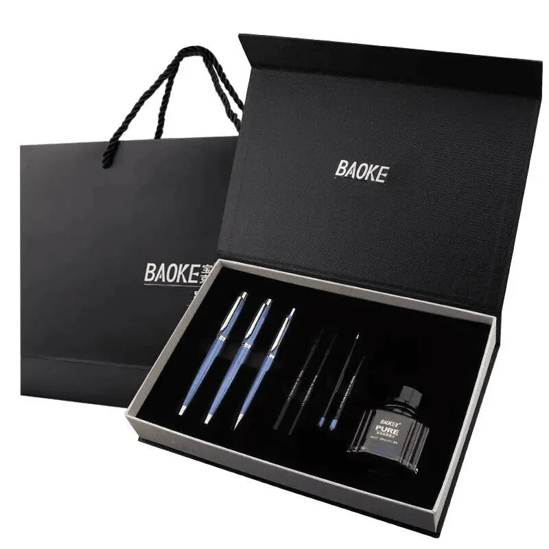 Surpreenda com estilo e elegância com nosso Kit Presente Canetas e Tinta. Este conjunto premium de canetas-tinteiro é perfeito para profissionais que valorizam uma experiência de escrita refinada e sofisticada.  Adicione um toque de classe ao seu escritório ou presenteie alguém especial com o Kit Presente Canetas e Tinta.