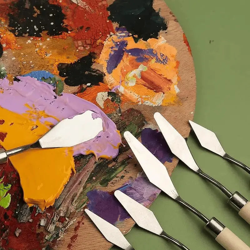 Explore texturas únicas e efeitos fascinantes em suas pinturas a óleo com nosso Kit de Espátula. Composto por 7 espátulas de alta qualidade, este conjunto oferece uma variedade de opções para ajudar você a criar obras de arte impressionantes e expressivas.