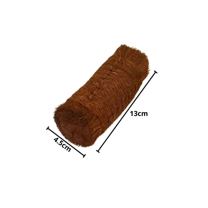 Pincel de palma natural com cabo de madeira para pintura e caligrafia.
Detalhe das cerdas de palma e do cabo ergonômico de madeira do pincel de palma para técnicas artísticas.